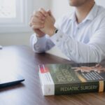 Especialista em vídeo cirurgia em crianças